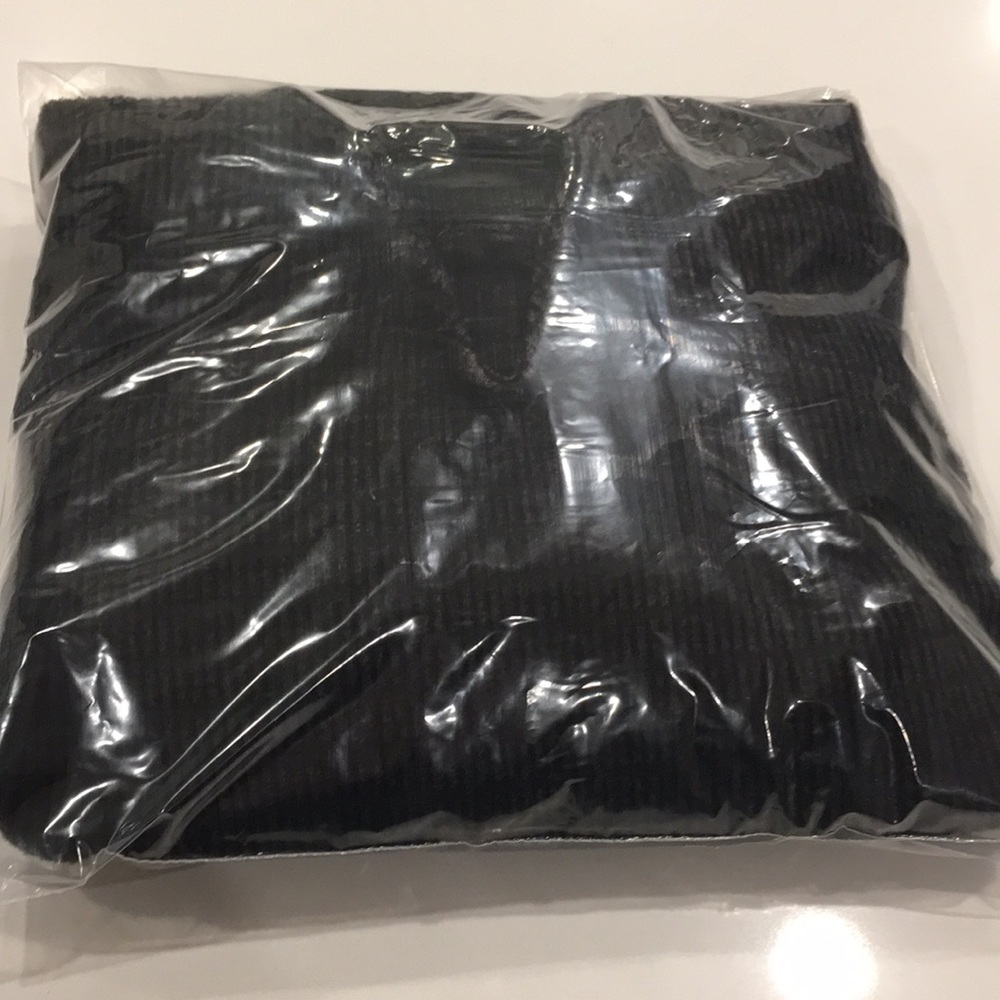 ✅ SOLD Stretchy Sexy Long Sleeve Top M - Picture 12 of 12
